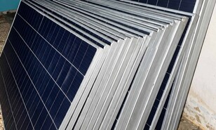 Apresan a dos hombres con 22 paneles solares supuestamente sustra&iacute;dos en finca de Tamayo