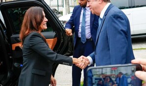 Embajadora de EE. UU. visita a Francisco Javier Garc&iacute;a, quien destaca su vocaci&oacute;n democr&aacute;tica