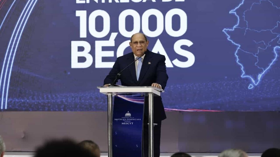 El Gobierno asegura que destina alrededor del 6 % del PIB a áreas vinculadas con la educación El Gobierno asegura que destina alrededor del 6 % del PIB a áreas vinculadas con la educación