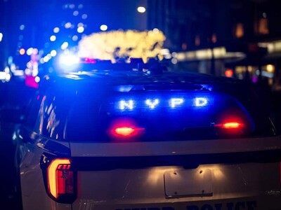 Policía investiga hallazgo de mujer en cubo de basura Brooklyn