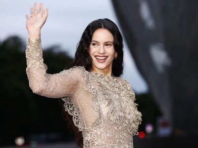 Rosalía cierra su gira “LUX” en Miami entre lágrimas y junto a Edebiri