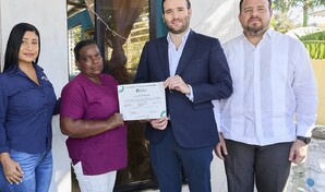 Seguros Crecer y H&aacute;bitat Dominicana mejoran hogares de m&aacute;s de 100 personas en varios puntos de RD