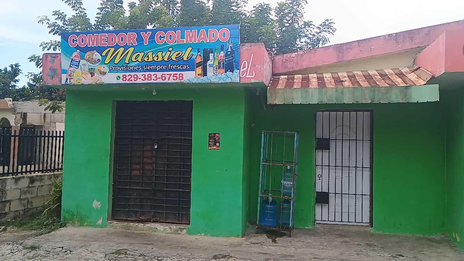 Negocio que pertenece a familiares de Juan Carlos Ávila Espaillat en Anamuyita.