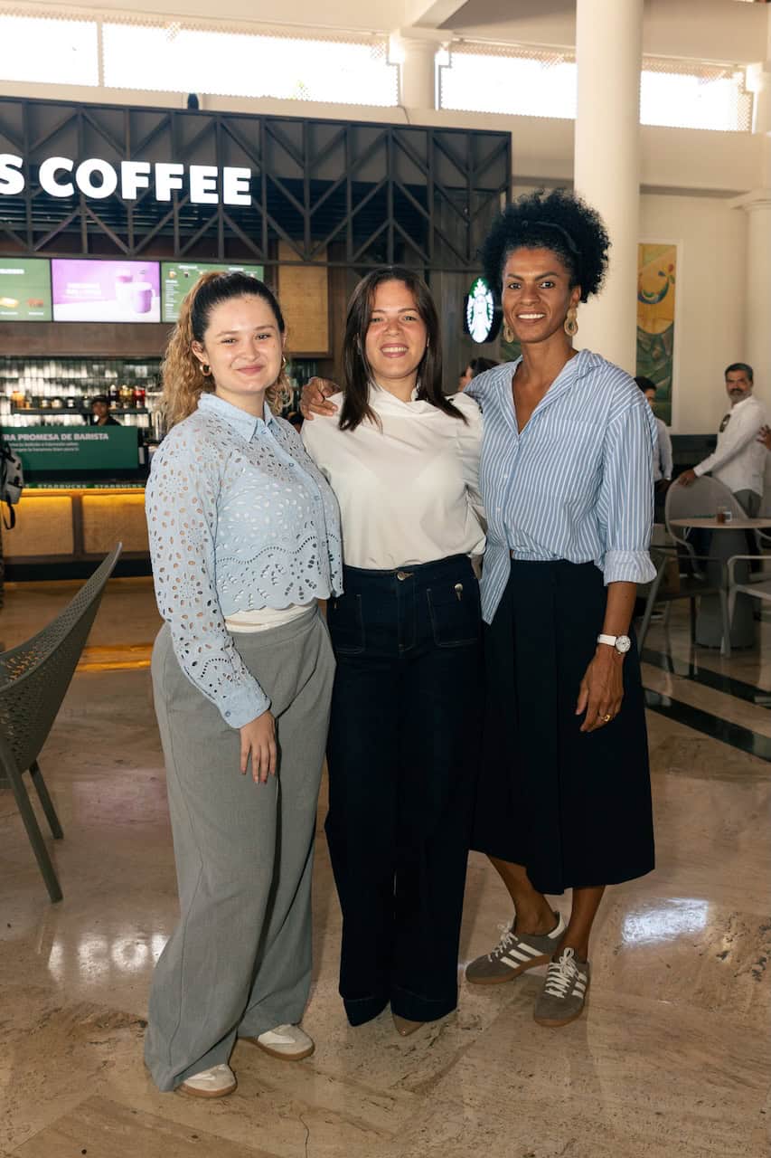 Sof&iacute;a Villegas, Laura Marie M&eacute;ndez y Adriana Sol.