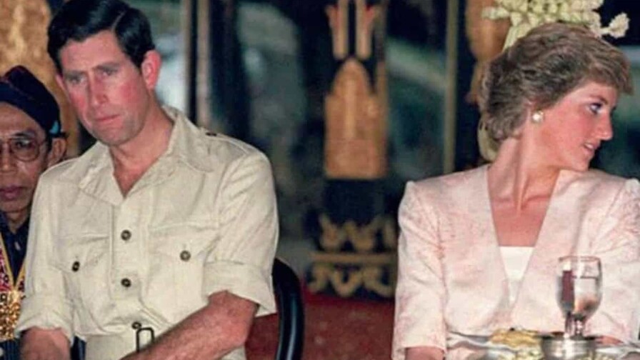 Diana dijo a su hermano que Carlos estaba enamorado de su ayuda de cámara Diana dijo a su hermano que Carlos estaba enamorado de su ayuda de cámara