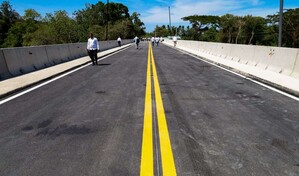 Gobierno inaugura nuevo puente sobre el r&iacute;o Cam&uacute; y restablece conexi&oacute;n entre Santiago y Puerto Plata