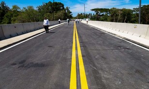 Gobierno inaugura nuevo puente sobre el r&iacute;o Cam&uacute; y restablece conexi&oacute;n entre Santiago y Puerto Plata