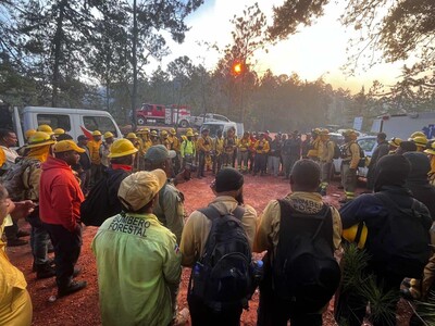 Incendio en Sierra de Bahoruco se acerca al mirador de Pelempito