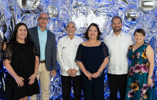 Logomarca celebra 40 a&ntilde;os de trayectoria