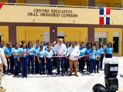 Luis Abinader entrega obras educativas en Puerto Plata