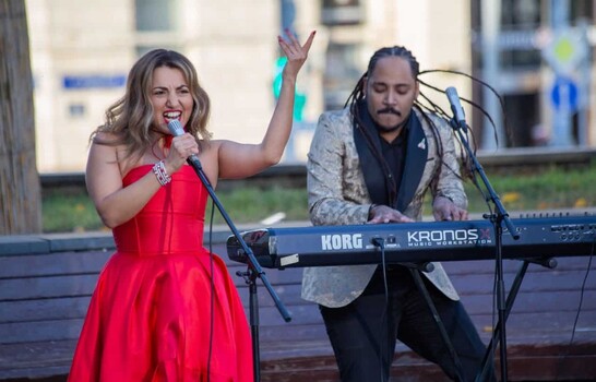 La bachata y merengue de Yanco Santana brillan en la televisi&oacute;n rusa