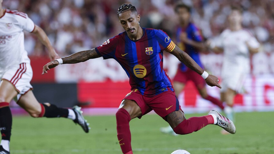 Raphinha logra un contundente triplete y mantiene al Barcelona intratable en la cima de LaLiga Raphinha logra un contundente triplete y mantiene al Barcelona intratable en la cima de LaLiga