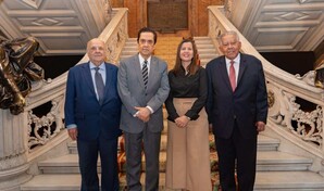 Juan Bol&iacute;var D&iacute;az presenta en Madrid su libro de memorias "Con las riendas tensas"