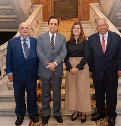 Juan Bol&iacute;var D&iacute;az presenta en Madrid su libro de memorias "Con las riendas tensas"