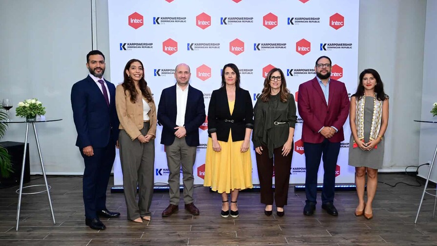 Karpowership e Intec lanzan programa de formaci&oacute;n sobre el sector el&eacute;ctrico para periodistas