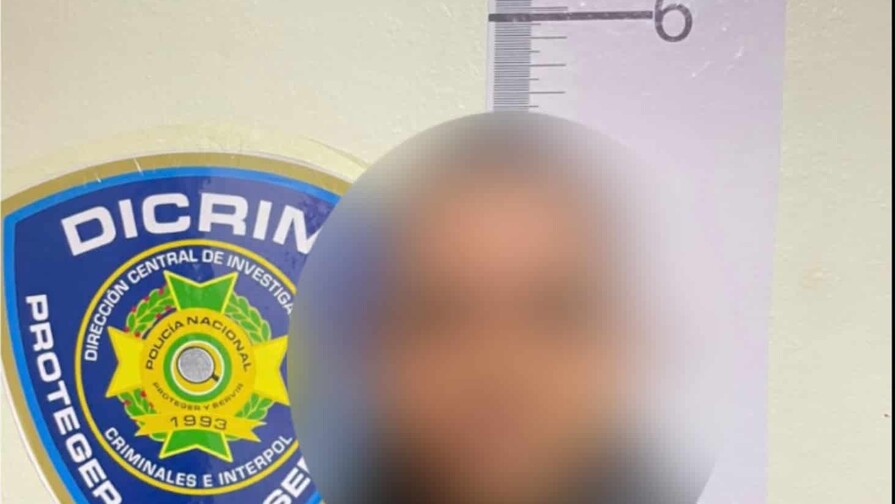 Policía apresa a hombre acusado de sustraer prendas y dinero de una residencia en Santiago Policía apresa a hombre acusado de sustraer prendas y dinero de una residencia en Santiago
