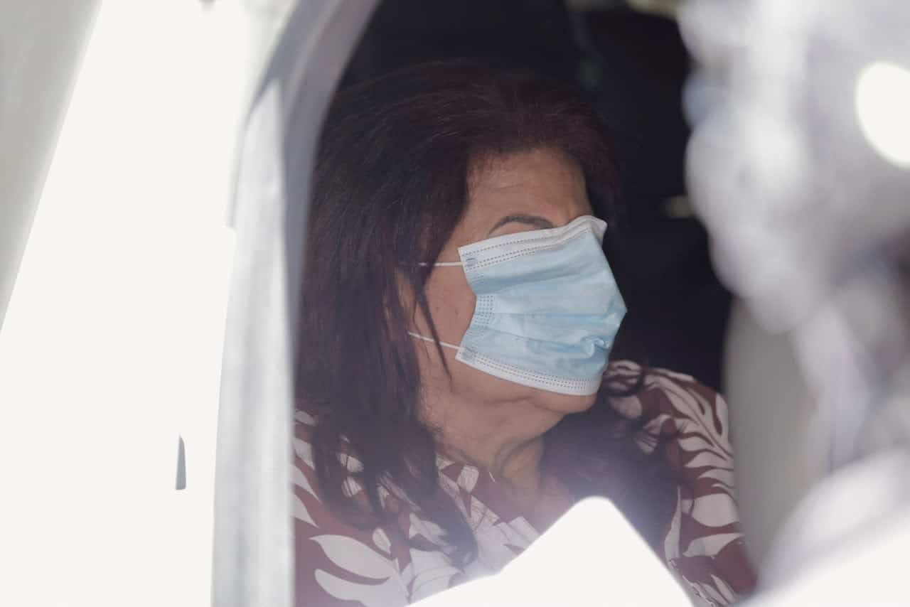 Los detenidos por el caso Senasa 2.0 han optado por cubrirse el rostro mientras son trasladados a la Procuraduría, este sábado 19 de septiembre del 2026.