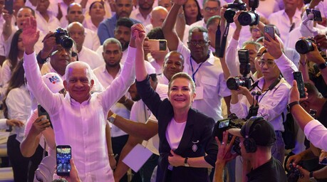 Ricardo de los Santos asume direcci&oacute;n de campa&ntilde;a de Carolina Mej&iacute;a y pide defenderla con argumentos