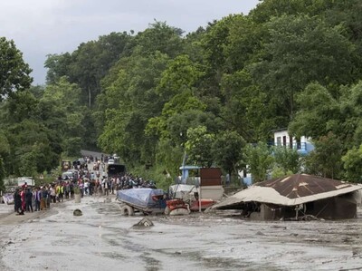 Desastre en Nepal: más de 20,000 efectivos buscan sobrevivientes