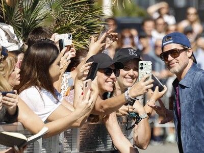 Fans de Brad Pitt esperan en San Sebastián para autógrafos