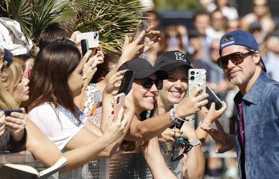 Brad Pitt desata la locura entre fans en San Sebasti&aacute;n
