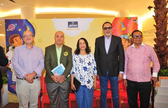 Avelino Stanley presenta su libro sobre literatura infantil dominicana