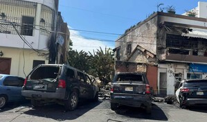 Incendio destruye vivienda y deja con quemaduras a madre e hijo en la Ciudad Colonial