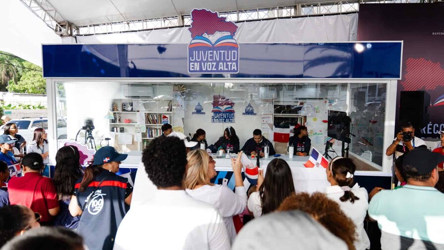 El Minerd destaca participación de jóvenes que buscan romper el récord Guinness de lectura El Minerd destaca participación de jóvenes que buscan romper el récord Guinness de lectura