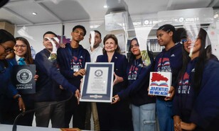 &iexcl;R&eacute;cord Guinness recuperado! Rep&uacute;blica Dominicana supera las 500 horas de lectura en voz alta