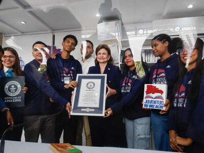 Con más de 500 horas, RD logra récord Guinness de lectura