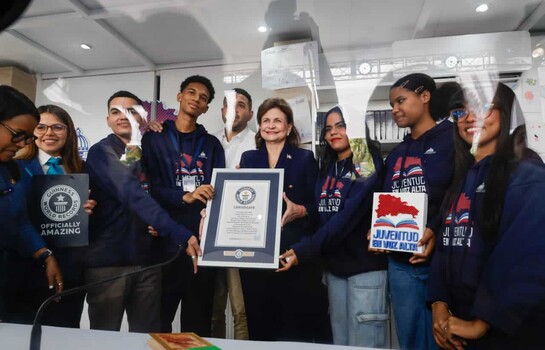&iexcl;R&eacute;cord Guinness recuperado! Rep&uacute;blica Dominicana supera las 500 horas de lectura en voz alta