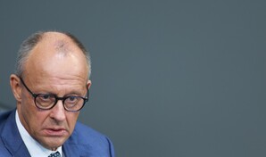 Merz, profundamente indignado con la visita de Schr&ouml;der a Rusia y al presidente Ptuin