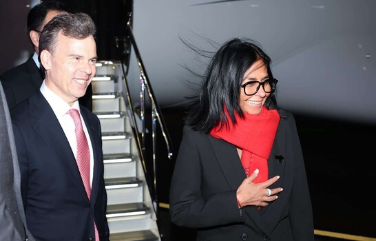 Delcy Rodr&iacute;guez llega a Nueva York para la ONU, mientras Maduro permanece preso en Brooklyn