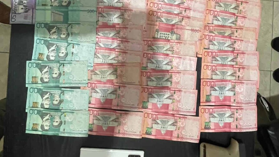 Policía detiene a cuatro personas y ocupa armas de fuego en Santiago Policía detiene a cuatro personas y ocupa armas de fuego en Santiago