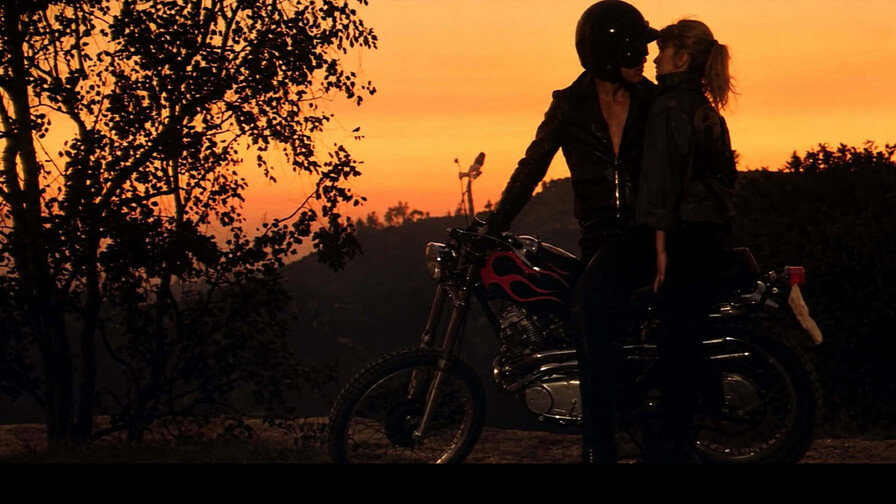 "Grease 2" combina motocicletas y n&uacute;meros musicales en una secuela sin complejos