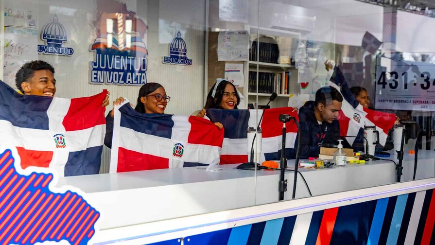 Hoy Dominicana cierra reto en busca de ganar el Guinness de lectura Hoy Dominicana cierra reto en busca de ganar el Guinness de lectura