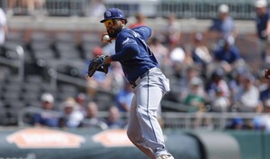 Junior Caminero no alcanza a Yordan &Aacute;lvarez con el guante