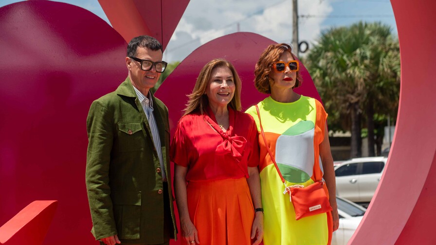 Santo Domingo recibe a Ágatha Ruiz de la Prada entre color y moda Santo Domingo recibe a Ágatha Ruiz de la Prada entre color y moda