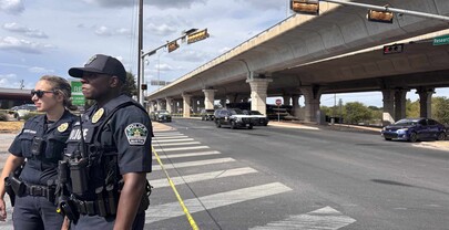 Migrante venezolano herido por ICE es trasladado a un hospital, seg&uacute;n abogada