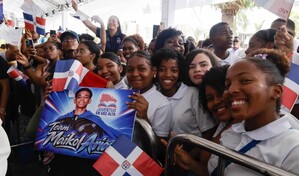 El orgullo de una madre detr&aacute;s de la haza&ntilde;a de uno de los cinco j&oacute;venes que logr&oacute; r&eacute;cord Guinness