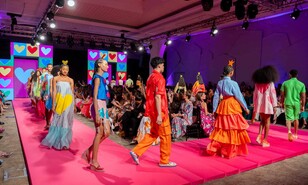 &Aacute;gatha Ruiz de la Prada: un universo de color, movimiento y diversi&oacute;n