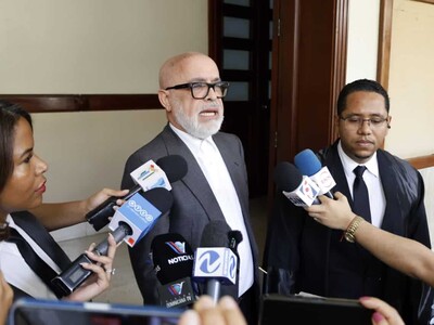 Ángel Martínez se declara culpable de difamar a Faride Raful