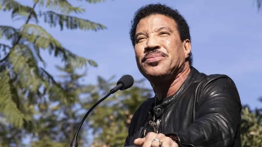Lionel Richie cancela conciertos tras procedimiento cardíaco