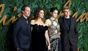 Concluye la autopsia del hijo de Cindy Crawford, pero la causa de la muerte no se ha determinado aún