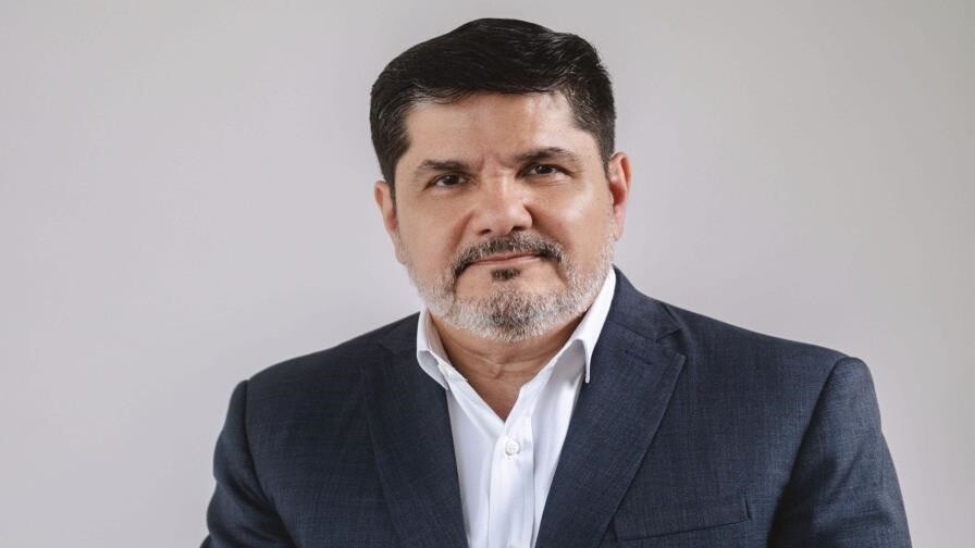 Samuel Mart&iacute;nez presentar&aacute; "Declara tu independencia" en la Feria Internacional del Libro