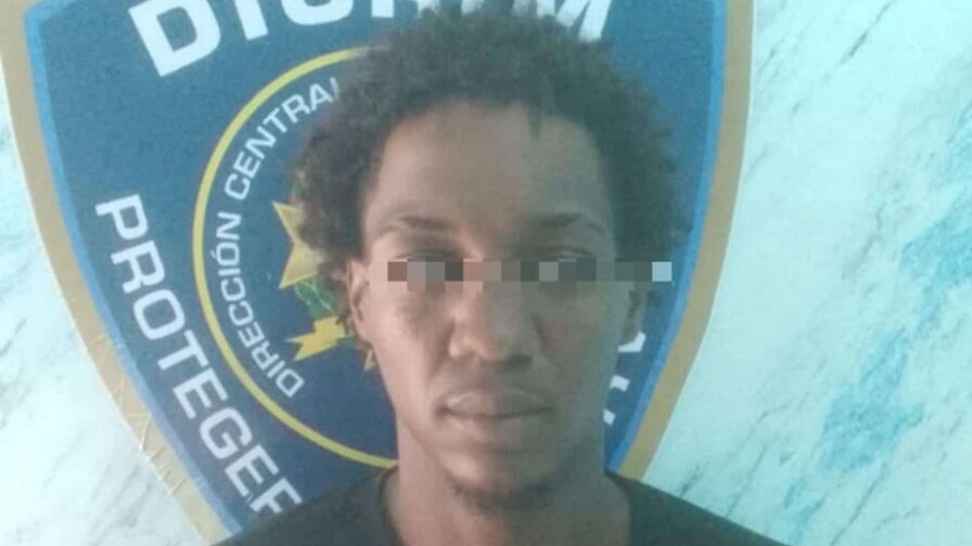 Apresan a joven por robo de un teléfono celular a un menor en Santo Domingo Norte Apresan a joven por robo de un teléfono celular a un menor en Santo Domingo Norte