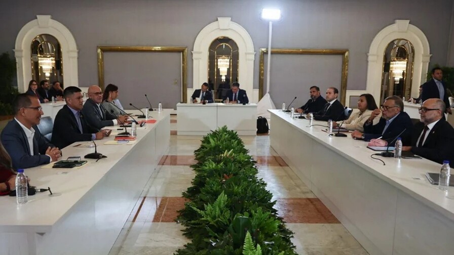 Segunda ronda de diálogo entre el chavismo y la oposición se extenderá hasta el viernes