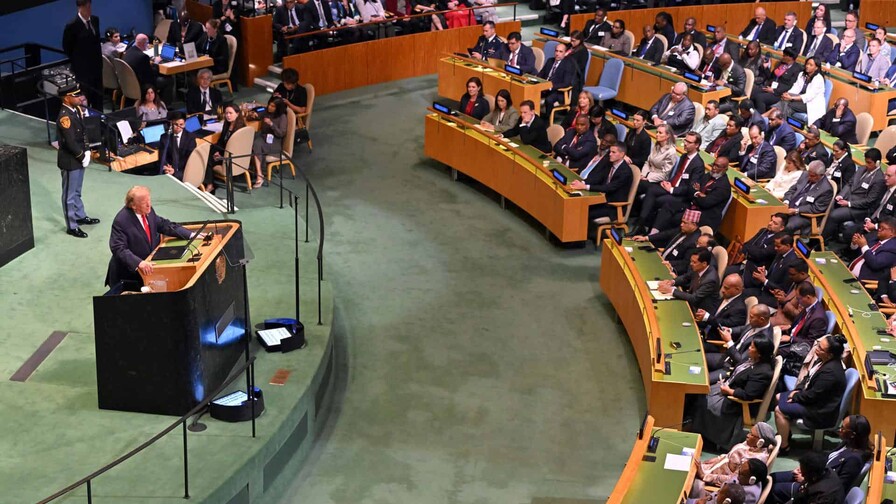 Trump amenaza con usar la fuerza militar en Latinoamérica si ve amenazados sus intereses Trump amenaza con usar la fuerza militar en Latinoamérica si ve amenazados sus intereses