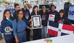 Luis Abinader felicita a j&oacute;venes dominicanos por conquistar r&eacute;cord Guinness de lectura