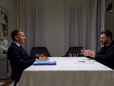 Emmanuel Macron promete apoyo a Volodímir Zelenski